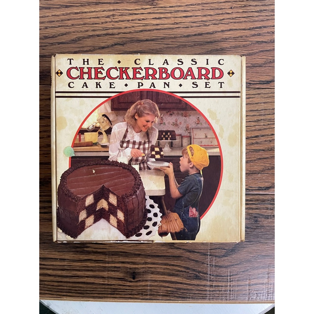 Vintage The Classic Checkerboard Cake Pan‎ Set In Original Box
